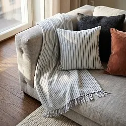 Funda de almohada - Rumi stripe cotton cushion cover (azul claro/azul marino/crema)