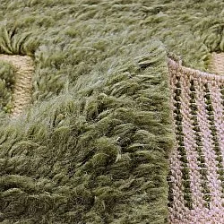 Alfombras de pelo largo - Kiberg Hand Woven Wool Shaggy (verde)