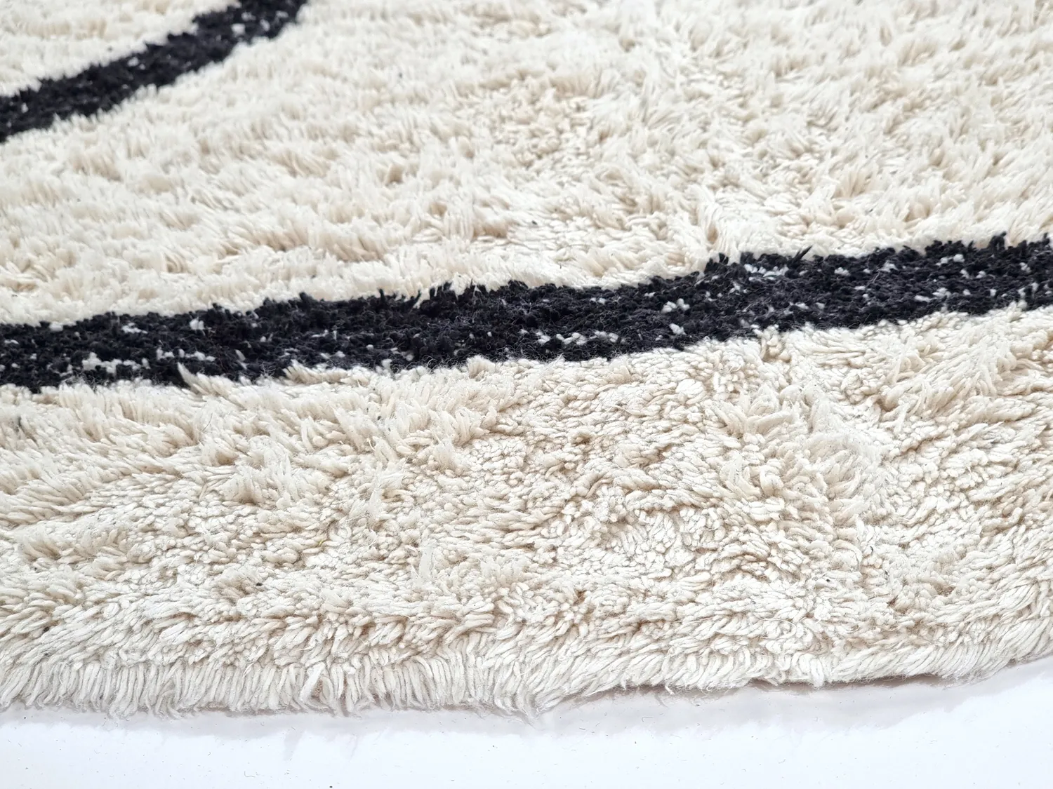 Alfombras redondeadas - Bavello Natural Cotton Shaggy (offwhite/negro)