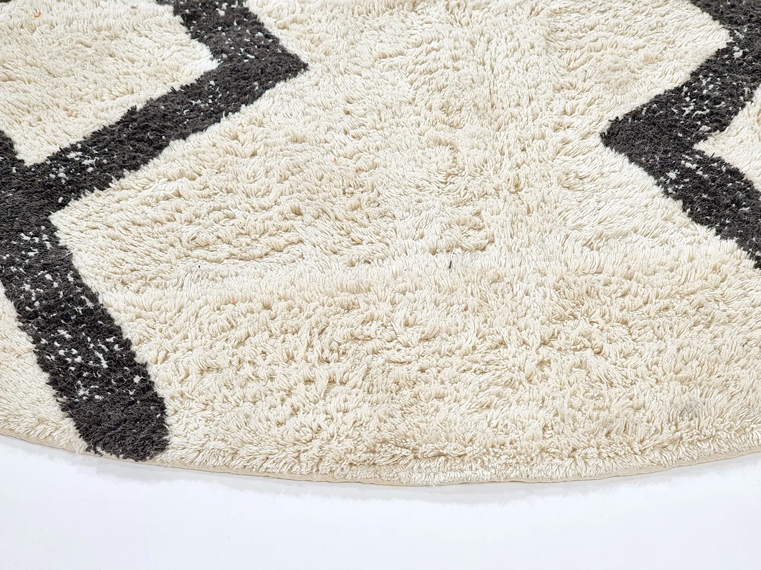 Alfombras redondeadas - Chablis Natural Cotton Shaggy (offwhite/negro)