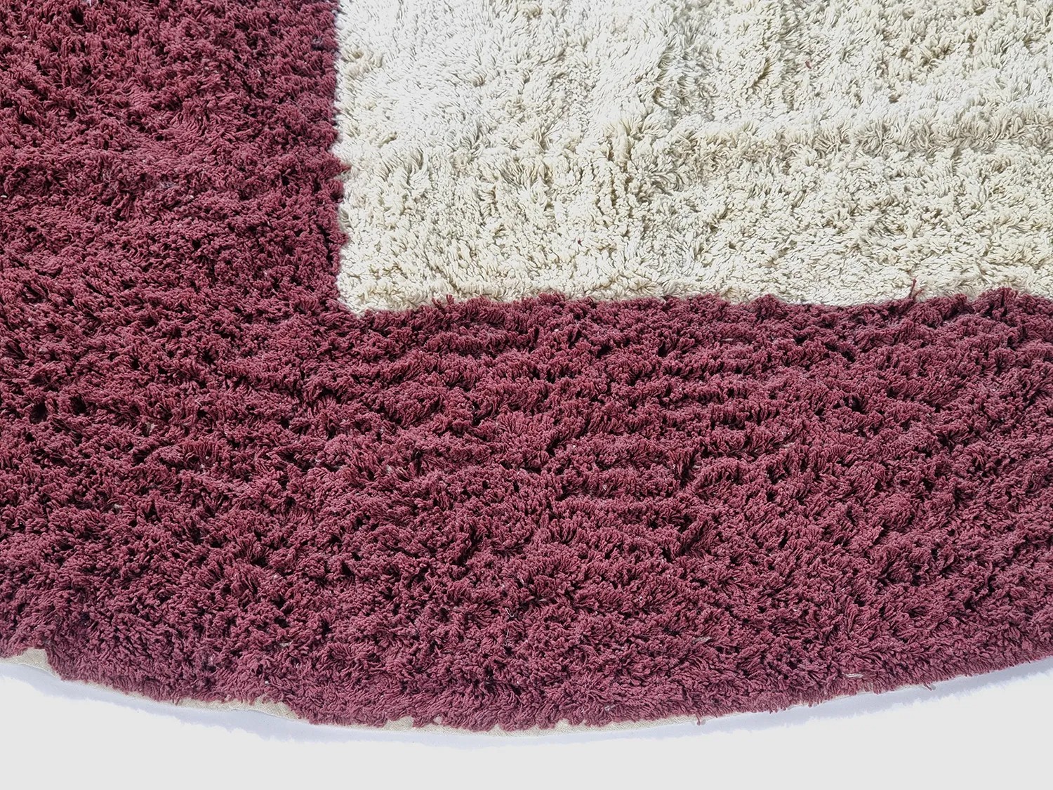 Alfombras redondeadas - Ricco Natural Cotton Shaggy (offwhite/borgoña)