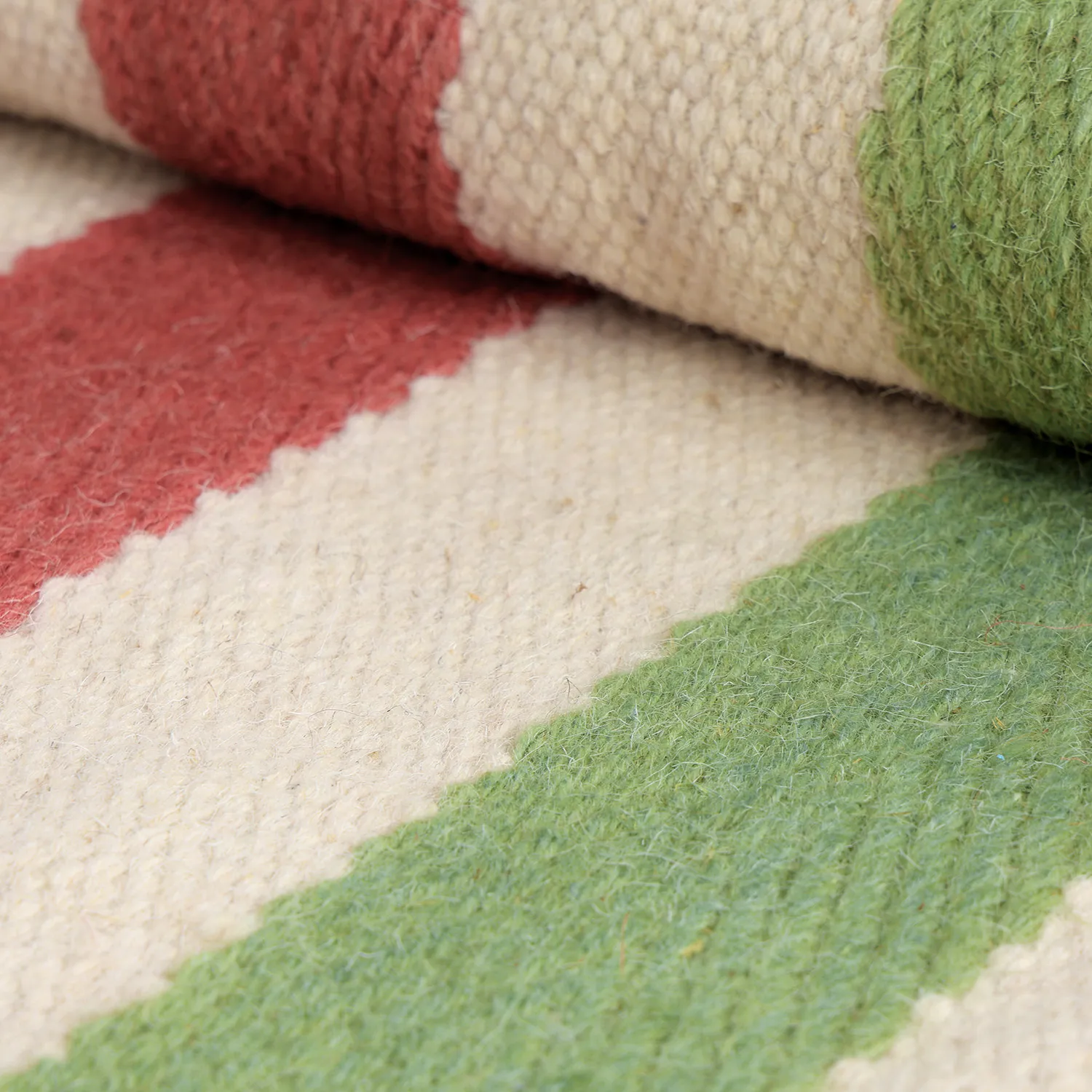 Alfombra de lana irregular - Kystaro (crema/verde/rojo)
