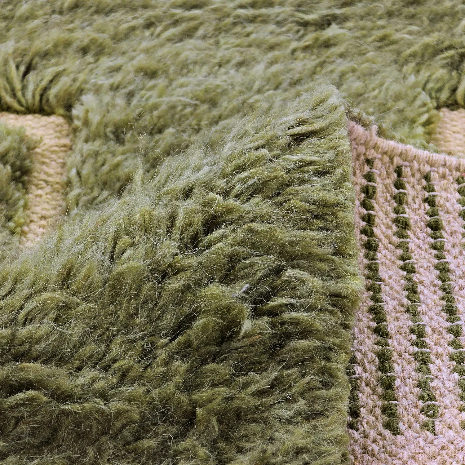 Alfombras de pelo largo - Kiberg Hand Woven Wool Shaggy (verde)