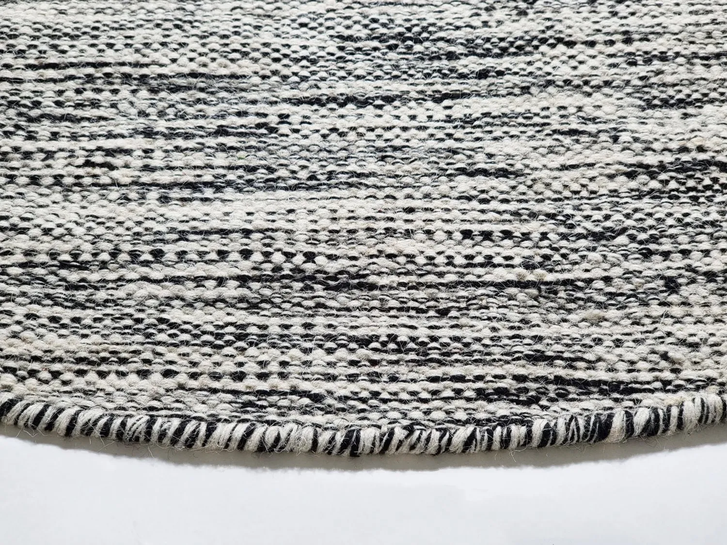 Alfombras redondeadas - Savona (negro/blanco)