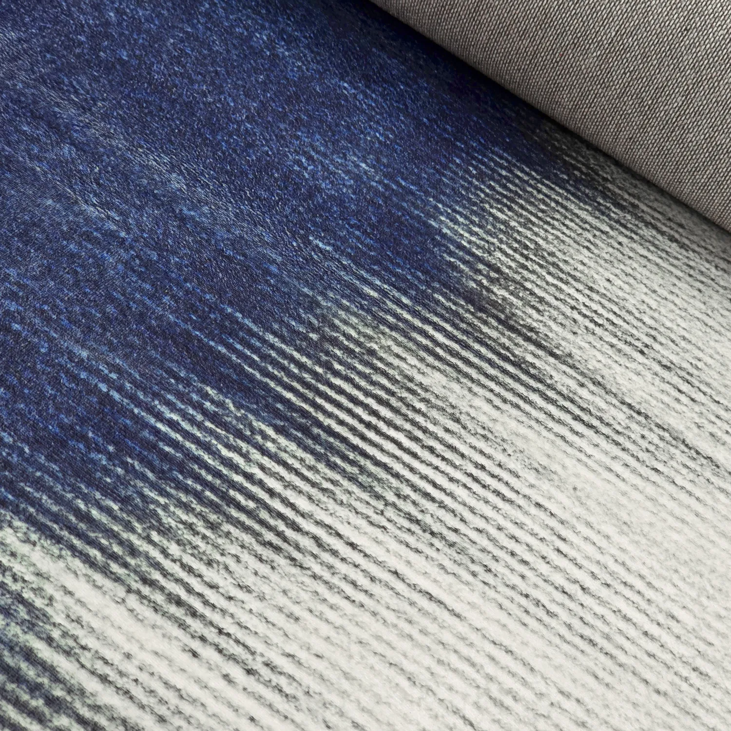 Alfombra Wilton - Cara (blanco/azul oscuro)