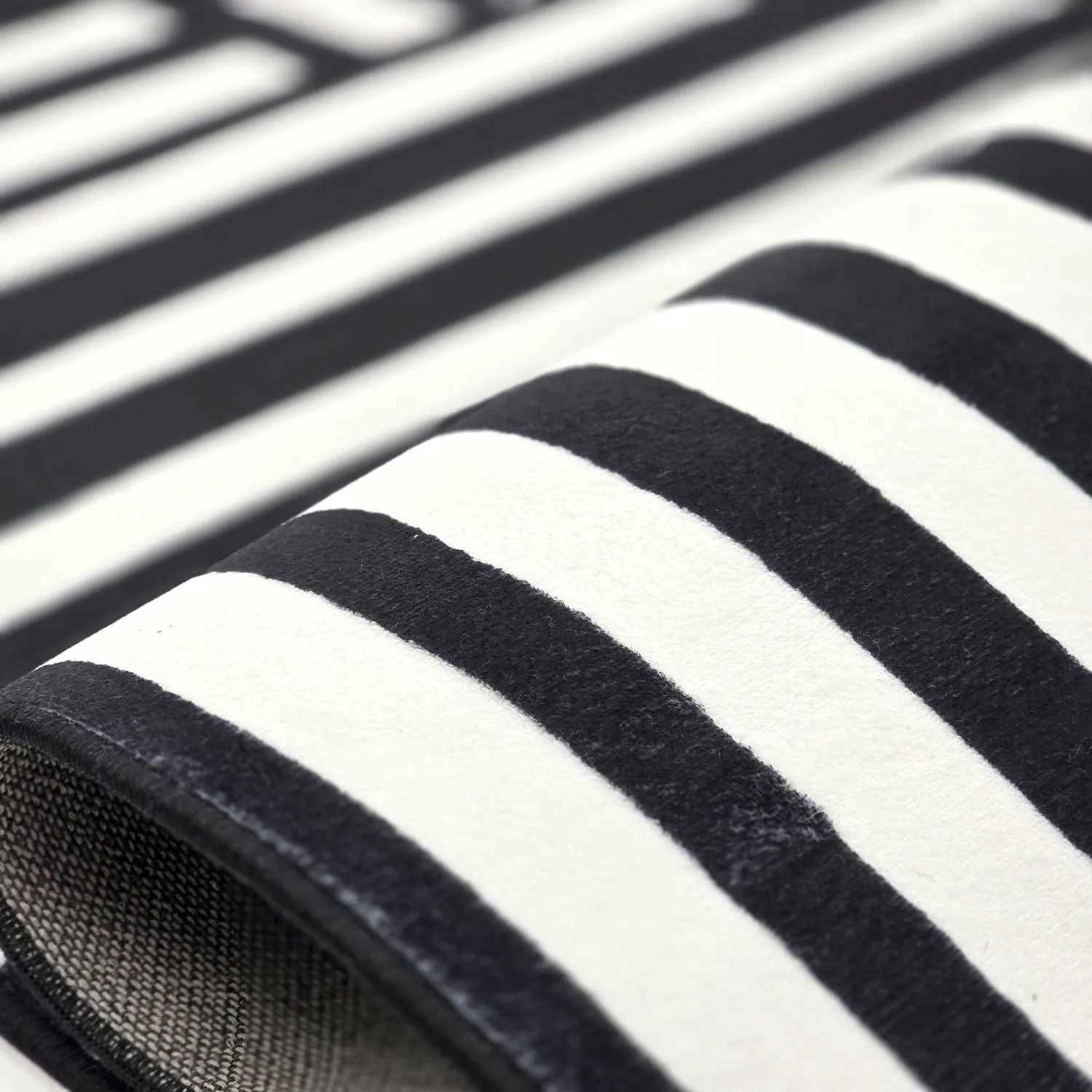 Alfombra Wilton - Joma (negro/blanco)